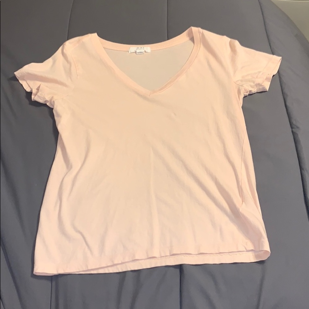 Forever 21 Cream V-neck T-shirt - Size: Small